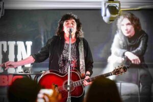 The Ultimate Acoustic Experience Eric Martin Live on the Chao Phraya (5)