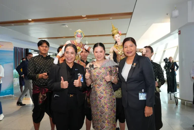 ครั้งแรกในรอบ 26 ปี ททท. พร้อมด้วยพันธมิตรทางการท่องเที่ยว และสถานทูตโปแลนด์  ให้การต้อนรับเที่ยวบินปฐมฤกษ์ LOT Polish Airlines เส้นทางตรง “วอร์ซอ–กรุงเทพฯ” ครั้งแรกในรอบ 26 ปี เปิดประตูเชื่อมไทยสู่ยุโรปกลาง ดึงดูดนักท่องเที่ยวคุณภาพ รับฤดูกาลท่องเที่ยวปลายปี